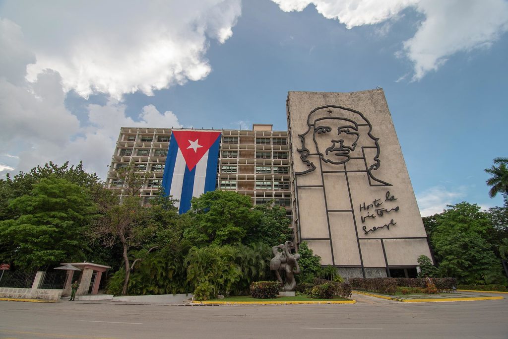Che Guevara sculpture